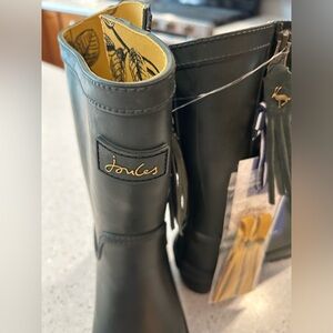 COPY - Ladies black Joules boots. ST1